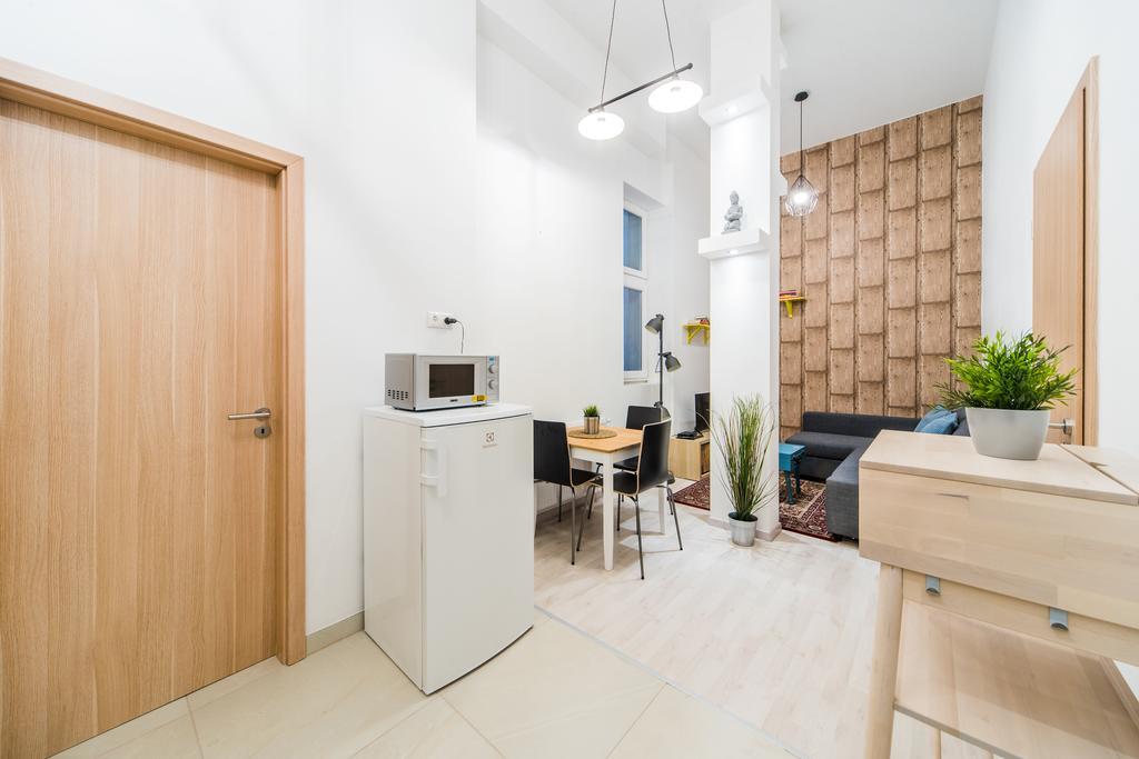 Astoria Airconed Apartments Budapest Luaran gambar